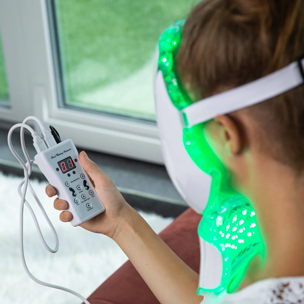 Photon Mask with Neck